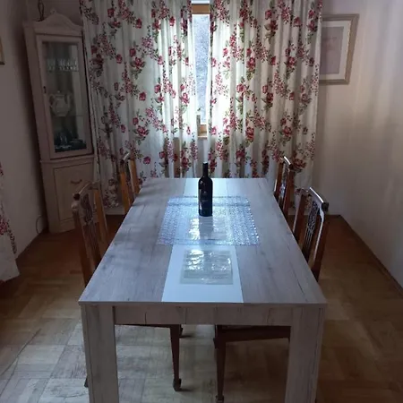 Large Family Siren Holiday home