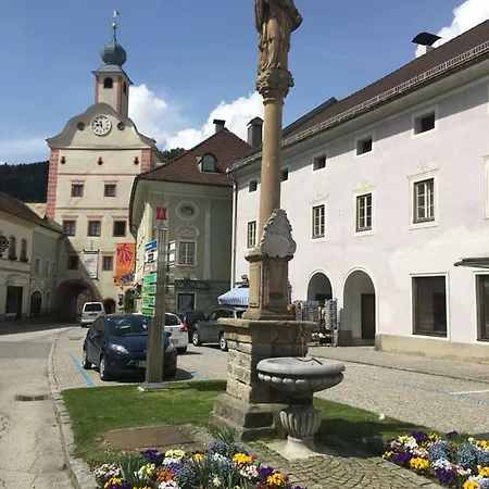 Large Family Siren * Leoben (Carinthia)